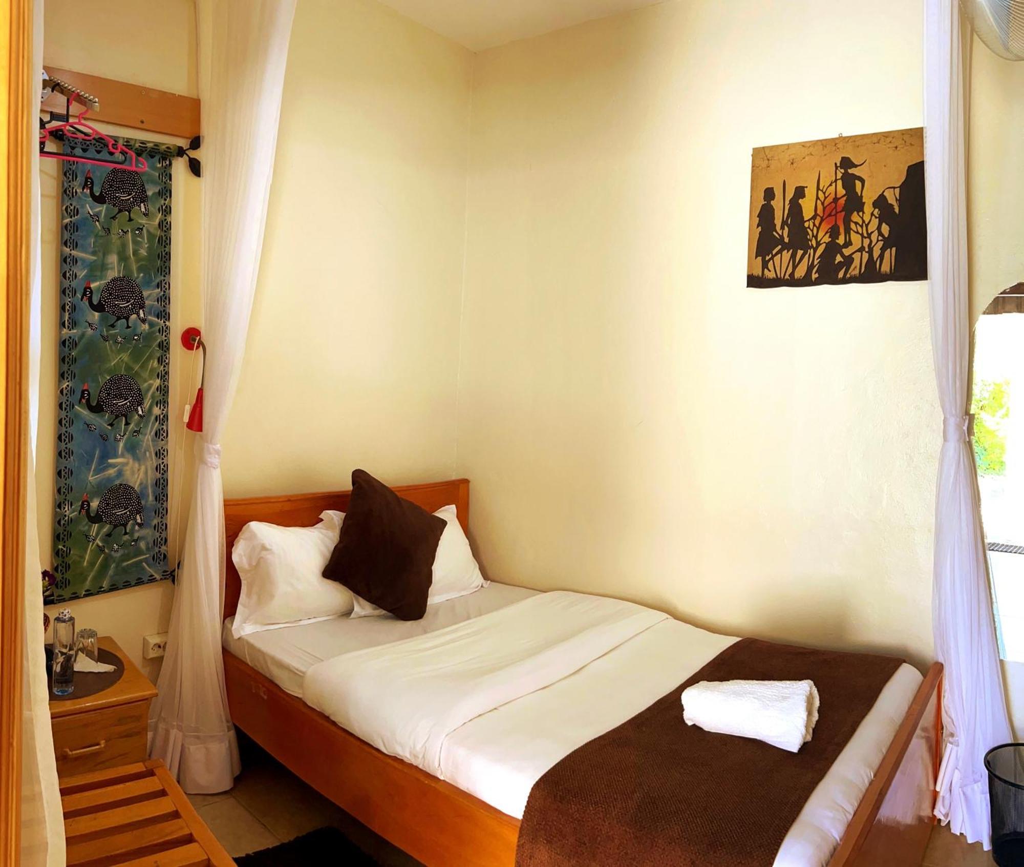 Sunset Hotel Entebbe Exterior foto